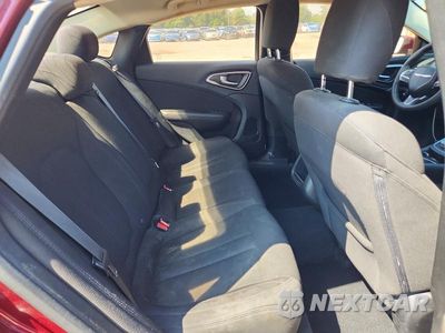 Zdjęcie 10 z 12 samochodu: 2015 CHRYSLER 200 LIMITED VIN:1C3CCCAB6FN677611 - miniatura