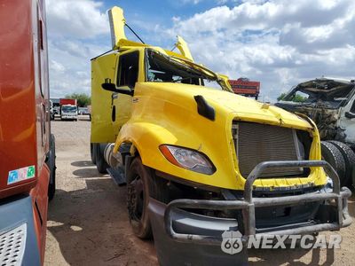 Czwarte zdjęcie samochodu z boku: 2023 INTERNATIONAL LT625 SEMI TRUCK VIN:3HSDZAPR6PN822442 - miniatura