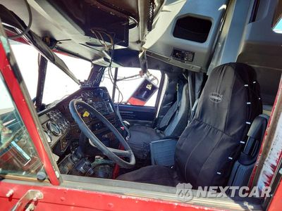 Zdjęcie 7 z 12 samochodu: 2005 FREIGHTLINER FLD132 SEMI TRUCK VIN:1FUJAPCK05DM12449 - miniatura