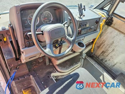 Zdjęcie 8 z 13 samochodu: 2013 ISUZU NPR VIN:JALB4T179D7W00330 - miniatura
