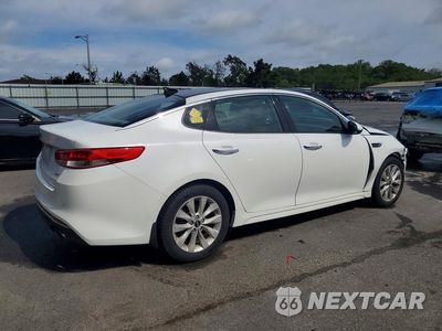 Trzecie zdjęcie samochodu z tyłu: 2018 KIA OPTIMA EX VIN:5XXGU4L35JG210951 - miniatura