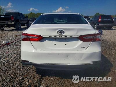 Zdjęcie 6 z 12 samochodu: 2018 TOYOTA CAMRY LE VIN:4T1B11HK9JU038527 - miniatura