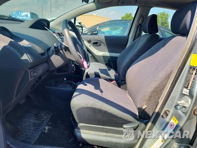 Zdjęcie 7 z 12 samochodu: 2010 TOYOTA YARIS BASE VIN:JTDKT4K38A5284884 - miniatura
