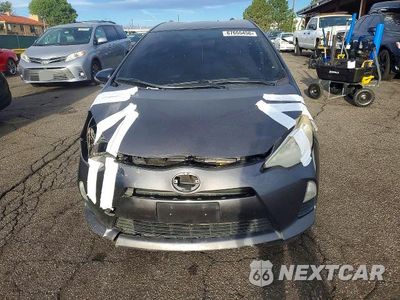 Piąte zdjęcie samochodu w środku: 2014 TOYOTA PRIUS C TWO VIN:JTDKDTB35E1574813 - miniatura