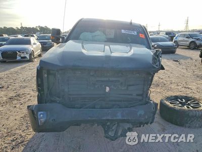 Piąte zdjęcie samochodu w środku: 2018 CHEVROLET SILVERADO C1500 LT VIN:3GCPCREC2JG149357 - miniatura