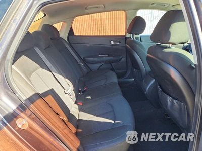 Zdjęcie 10 z 12 samochodu: 2017 KIA OPTIMA LX VIN:5XXGT4L31HG134674 - miniatura