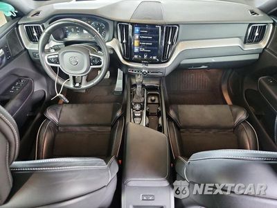 Zdjęcie 8 z 13 samochodu: 2019 VOLVO XC60 T6 R-DESIGN VIN:YV4A22RM4K1353111 - miniatura