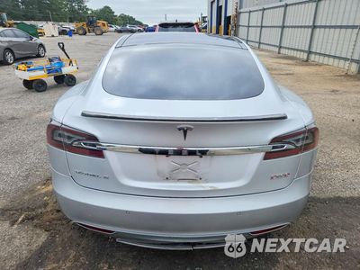 Zdjęcie 6 z 12 samochodu: 2015 TESLA MODEL S VIN:5YJSA1E4XFF113990 - miniatura
