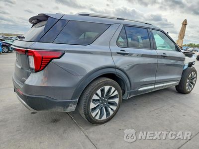Trzecie zdjęcie samochodu z tyłu: 2025 FORD EXPLORER PLATINUM VIN:1FMUK8HH6SGB66078 - miniatura