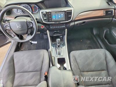 Zdjęcie 8 z 12 samochodu: 2017 HONDA ACCORD EX VIN:1HGCR2F05HA046825 - miniatura