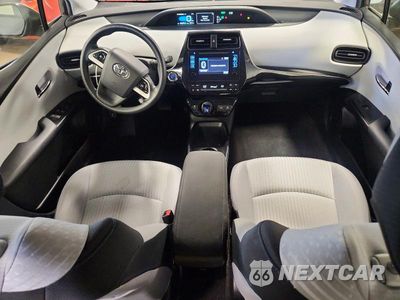 Zdjęcie 8 z 13 samochodu: 2016 TOYOTA PRIUS TWO VIN:JTDKBRFU5G3004832 - miniatura