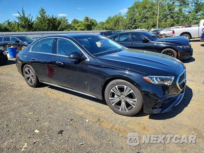 Czwarte zdjęcie samochodu z boku: 2025 MERCEDES-BENZ E 350 4MATIC VIN:W1KLF4HB3SA123299 - miniatura