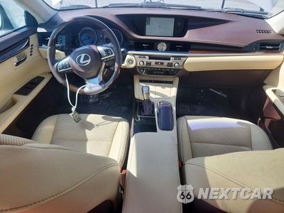 Zdjęcie 8 z 12 samochodu: 2018 LEXUS ES 350 VIN:58ABK1GG1JU115460 - miniatura