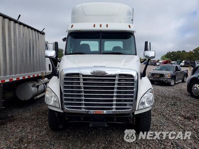 Piąte zdjęcie samochodu w środku: 2018 FREIGHTLINER CASCADIA 125 SEMI TRUCK VIN:3AKJGEDR1JSJS3129 - miniatura