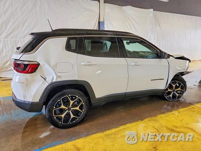 Trzecie zdjęcie samochodu z tyłu: 2025 JEEP COMPASS LIMITED VIN:3C4NJDCN8ST602846 - miniatura
