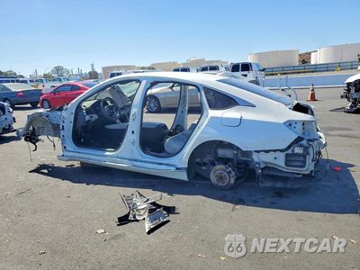 Drugie zdjęcie samochodu z przodu: 2018 HONDA ACCORD HYBRID EXL VIN:1HGCV3F5XJA005576 - miniatura
