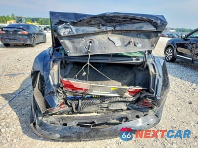 Zdjęcie 6 z 12 samochodu: 2002 BUICK PARK AVENUE ULTRA VIN:1G4CU541124168559 - miniatura