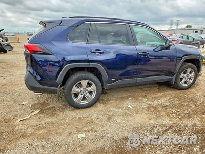 Trzecie zdjęcie samochodu z tyłu: 2024 TOYOTA RAV4 HYBRID XLE VIN:2T3RWRFV2RW245565 - miniatura