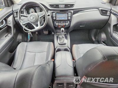 Zdjęcie 8 z 13 samochodu: 2017 NISSAN ROGUE SPORT SL VIN:JN1BJ1CR1HW106815 - miniatura