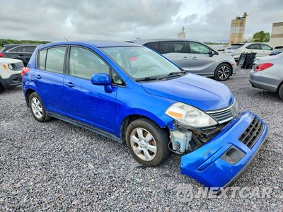 Czwarte zdjęcie samochodu z boku: 2009 NISSAN VERSA 1.8 S VIN:3N1BC13EX9L417092 - miniatura