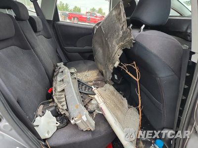 Zdjęcie 10 z 12 samochodu: 2010 HONDA FIT SPORT VIN:JHMGE8H47AS001009 - miniatura