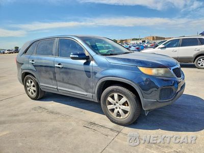 Czwarte zdjęcie samochodu z boku: 2011 KIA SORENTO LX VIN:5XYKT3A11BG114689 - miniatura