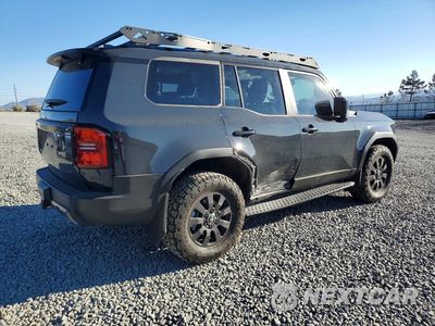 Trzecie zdjęcie samochodu z tyłu: 2026 TOYOTA LAND CRUISER BASE VIN:JTEABFAJ4TK057928 - miniatura