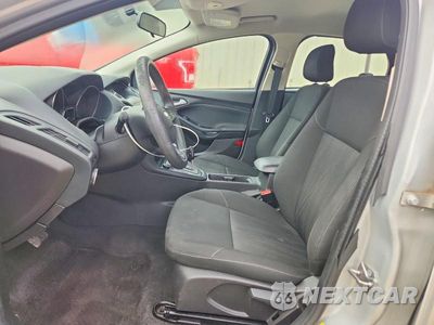 Zdjęcie 7 z 12 samochodu: 2018 FORD FOCUS SE VIN:1FADP3F2XJL279888 - miniatura