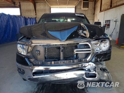 Piąte zdjęcie samochodu w środku: 2020 RAM 1500 BIG HORN/LONE STAR VIN:1C6SRFFT4LN131806 - miniatura