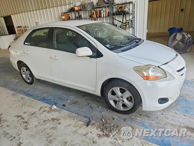 Czwarte zdjęcie samochodu z boku: 2008 TOYOTA YARIS BASE VIN:JTDBT923581263229 - miniatura