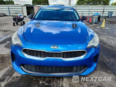 Piąte zdjęcie samochodu w środku: 2018 KIA STINGER BASE VIN:KNAE15LA7J6024487 - miniatura