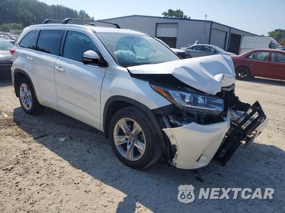 Czwarte zdjęcie samochodu z boku: 2017 TOYOTA HIGHLANDER LIMITED VIN:5TDDZRFH7HS379922 - miniatura