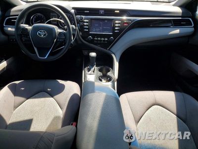 Zdjęcie 8 z 12 samochodu: 2018 TOYOTA CAMRY LE VIN:4T1B11HK8JU583635 - miniatura