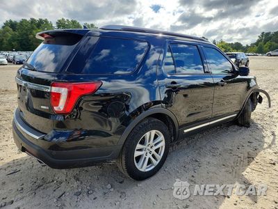 Trzecie zdjęcie samochodu z tyłu: 2018 FORD EXPLORER XLT VIN:1FM5K8DH3JGA11223 - miniatura
