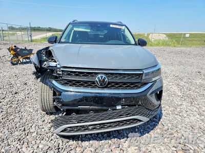 Piąte zdjęcie samochodu w środku: 2024 VOLKSWAGEN TAOS SE VIN:3VVVX7B2XRM018123 - miniatura