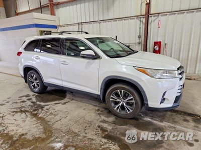 Czwarte zdjęcie samochodu z boku: 2019 TOYOTA HIGHLANDER LE VIN:5TDBZRFH0KS707986 - miniatura