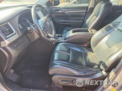 Zdjęcie 7 z 13 samochodu: 2017 TOYOTA HIGHLANDER SE VIN:5TDKZRFH5HS190306 - miniatura