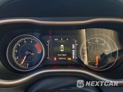 Zdjęcie 9 z 14 samochodu: 2016 JEEP CHEROKEE SPORT VIN:1C4PJMAS5GW220907 - miniatura