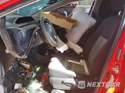 Zdjęcie 7 z 12 samochodu: 2013 TOYOTA PRIUS C THREE VIN:JTDKDTB37D1533758 - miniatura