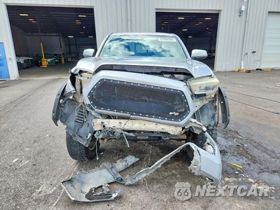 Piąte zdjęcie samochodu w środku: 2016 TOYOTA TACOMA TRD OFF-ROAD VIN:5TFCZ5AN2GX030208 - miniatura