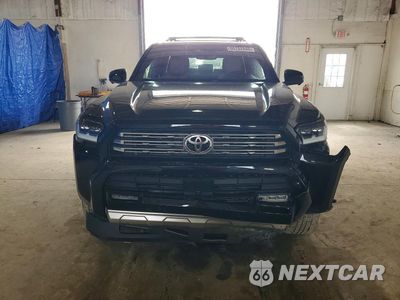 Piąte zdjęcie samochodu w środku: 2025 TOYOTA 4RUNNER LIMITED VIN:JTEVA5BR8S5057950 - miniatura