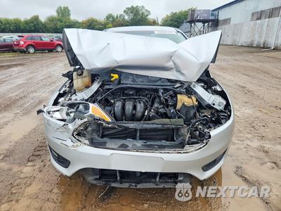 Piąte zdjęcie samochodu w środku: 2015 FORD FOCUS SE VIN:1FADP3F23FL361131 - miniatura