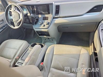 Zdjęcie 8 z 13 samochodu: 2016 TOYOTA SIENNA LE VIN:5TDKK3DC9GS714712 - miniatura
