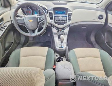 Zdjęcie 8 z 13 samochodu: 2012 CHEVROLET CRUZE LS VIN:1G1PC5SH2C7163811 - miniatura