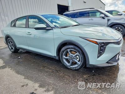 Czwarte zdjęcie samochodu z boku: 2026 KIA K4 LXS VIN:3KPFT4DE3TE276120 - miniatura