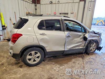 Trzecie zdjęcie samochodu z tyłu: 2020 CHEVROLET TRAX 1LT VIN:KL7CJLSB1LB010326 - miniatura