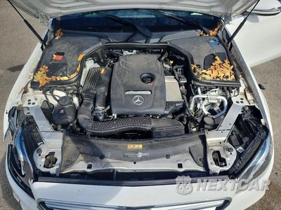 Zdjęcie 11 z 12 samochodu: 2018 MERCEDES-BENZ E 300 4MATIC VIN:WDDZF4KB3JA378875 - miniatura