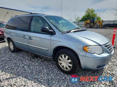 Czwarte zdjęcie samochodu z boku: 2005 CHRYSLER TOWN & COUNTRY TOURING VIN:2C4GP54L45R514295 - miniatura