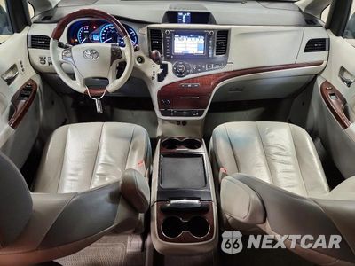 Zdjęcie 8 z 13 samochodu: 2011 TOYOTA SIENNA LIMITED 7-PASSENGER VIN:5TDYK3DCXBS111643 - miniatura
