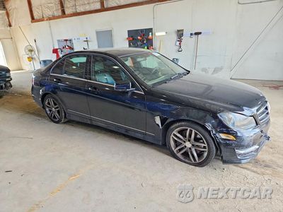 Czwarte zdjęcie samochodu z boku: 2014 MERCEDES-BENZ C 300 4MATIC VIN:WDDGF8ABXEG186677 - miniatura